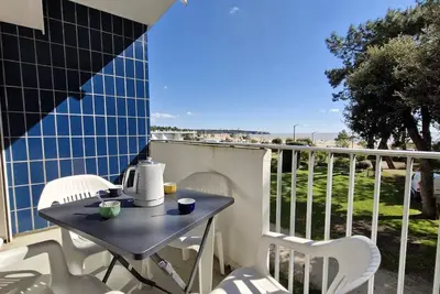 Image de Saint Georges de Didonne - Confort Simple pour cet Appartement face à la Plage