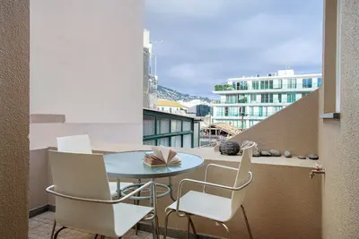 Image de Appartement 'Holiday Home Funchal Center T1' avec vue sur la mer, Wi-Fi et climatisation