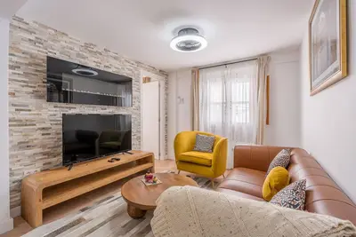 Image de Casa al Andalus : Appartement chic, serein et élégant au centre-ville avec Wi-Fi et climatisation!