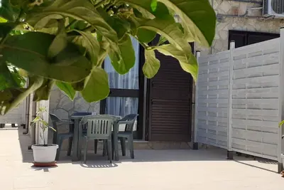 Image de Studio 'Openspace2' avec jardin partagé, Wi-Fi et climatisation