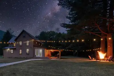 Image de Bald Eagle Lodge | Riverfront near Rail Trail • Kayaks + Pickleball Court