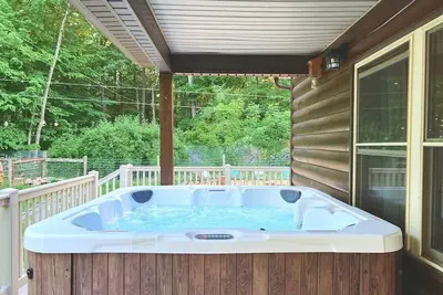Image de Wasson Woods Retreat w/ Fire Pit & Hot Tub