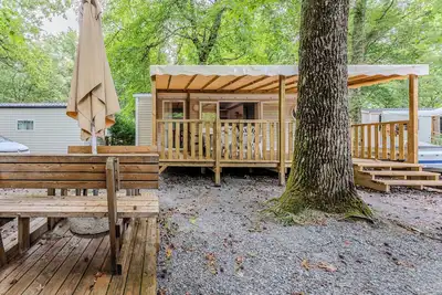 Image de Mobile Home 'Mobilhome Ohara 2 Chambres' avec piscine partagée, terrasse privée et climatisation