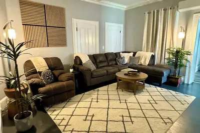 Image de Crosby Street Suite - Freshly Renovated 3 Bedroom near Downtown Augusta