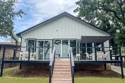 Image de Peaceful Eagle Mountain Lakefront Property! Private & Secluded with Swimming, Fishing & Boat Tie-up!