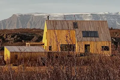 Image de Contemporary farmhouse on a 650 hectare private land