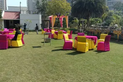Image de Insta-Perfect Sunahari Bagh: Luxe Pool Farmstay Spacious 9br farmhouse Gurugram
