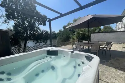 Gîte climatisé avec Spa privatif, cheminées décoratives et vue sur Loire