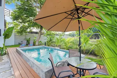 Quiet & Stylish Retreat with Pool & Concierge