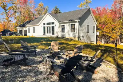 Image de Vacation Home: 2 Mins from Mt. Sunapee & Lake!