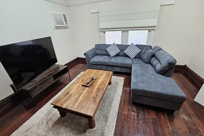 Image de Beautiful large vintage home in the centre of town