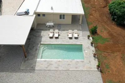 Image de Villa Béliz avec piscine et vue mer, accessible Pmr. Proche plage.