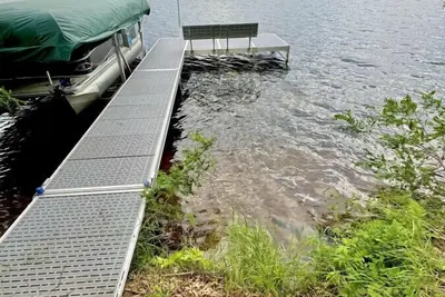 Lake Minerva w/Dock bring boat on Trails