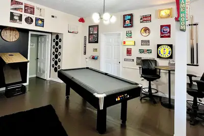 Image de Fun 2 BdRm Apt in the Bourbon Capital with Pool Table, Pac-Man & More!