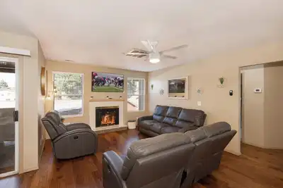 Image de Tucked Away Oasis!