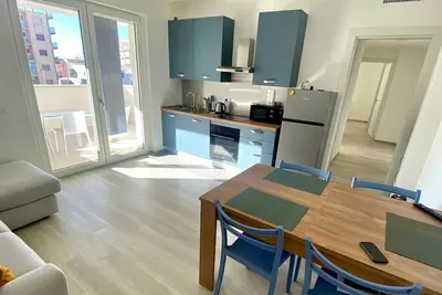 Image de Brand new apartment within walking distance of train station and downtown