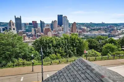 Image de Luxury Pittsburgh Home with Incredible View