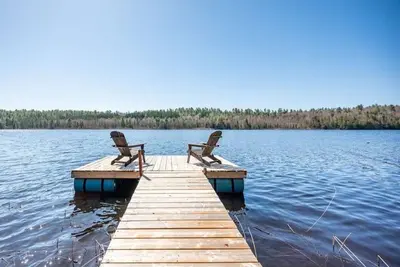 Image de Spacious & Private Cottage | Escape into Nature| Deep River, Algonguin