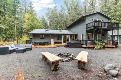 Image de Sandy River Retreat | Pet Friendly | Epic Fishing