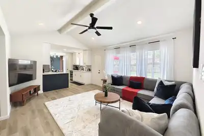 Image de H-Town Hideout :King Suite, 4 bedrooms close to attractions and restaurants