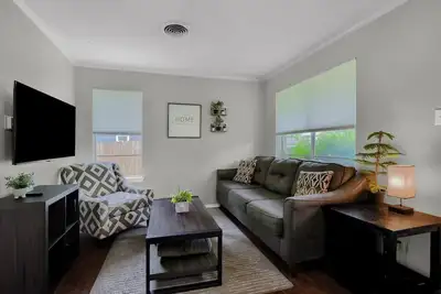 Image de Whitesboro’s Hidden Gem Cozy Downtown Haven