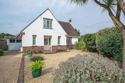 Image de Chantries, pet friendly, with open fire in Bembridge