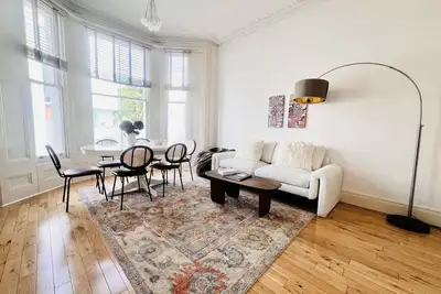 Image de Stylish and comfortable two bedroom SuperStar apartment - heart of Notting Hill