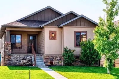 Image de Charming 3 bed, 2 bath home complete with all the modern comforts.
