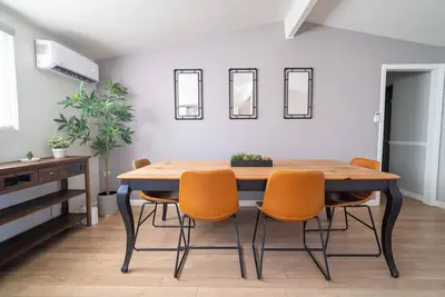 Image de Anaheim full 4Br2Ba home--Mini Golf&games near Disneyland, convention center