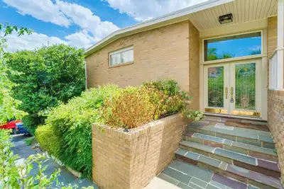 Image de Spacious 3-bedroom Main Level -Less than half mile from Downtown Silver Spring