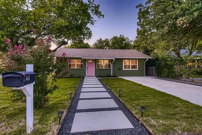 Image de The Palm on 6th Walk to the Georgetown Square