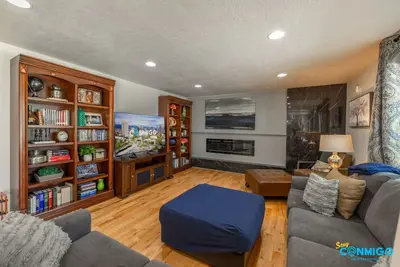 Image de Family Amenities|Pets|Desks|Fenced Backyard