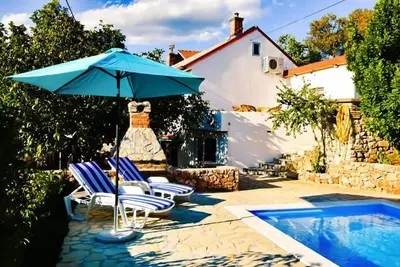 Image de Pictoresque pool villa