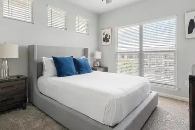 Image de Landing | Amazing 2bd, Courtyard, Pool