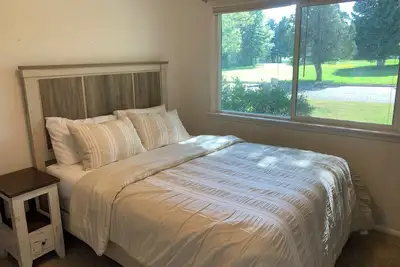 Image de 2, 800 sqft large 2-bedroom house in safe sought after neighborhood with Ac, WiFi