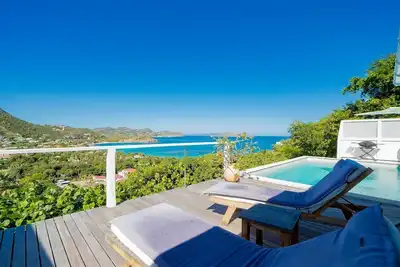 Image de Comfortable Villa With Views Over Lorient Bay