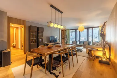 Image de Isard Homes by Select Rentals