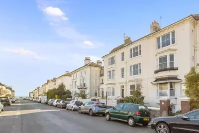 Image de Modern Beachside Apartment! Beach, cafes, bars and restaurants on your doorstep.