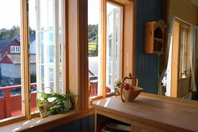 Image de Charming sea house with private sauna & jetty with direct access to the fjord