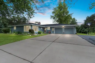 Image de Gb Packer game or Summer Retreat:  Entertain or Relax in privacy and comfort