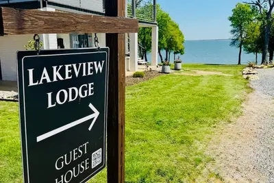 Image de Lakeview Lodge- Beach Access!