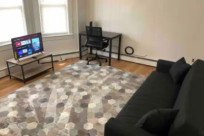 Image de Private 2-bedroom apartment with direct bus to Nyc Manhattan only a 5-minute walk away