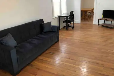 Image de Private 2 bedroom and 1 bathroom house in a quiet area and convenient to Nyc bus/train