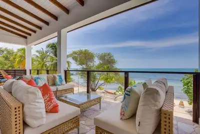 Image de Permit To Play 2 - Caribbean Beachfront 2 Bedroom, 2+ Bath