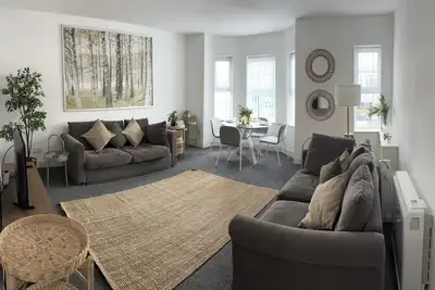 Image de Appartement-Exécutif-Salle de bain privée séparée-Vue sur Rue-Cosmopolitan