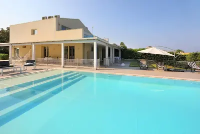 Image de Salicornia - Villa with pool and jacuzzi overlooking Egadi islands