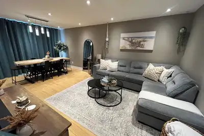 Image de Coastal Bohemian Retreat