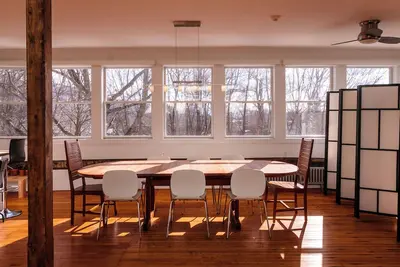 Image de Beacon Penthouse Loft with a View of Mount Beacon