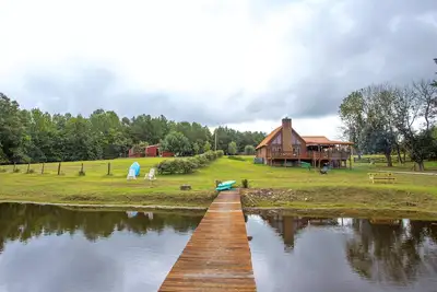 Image de Two Stunning Lakefront Cabins w/ Hot Tubs on 25 Acre Nature Retreat
