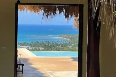 Image de Villa typique des Caraïbes avec vue à 180 degrés sur l’océan